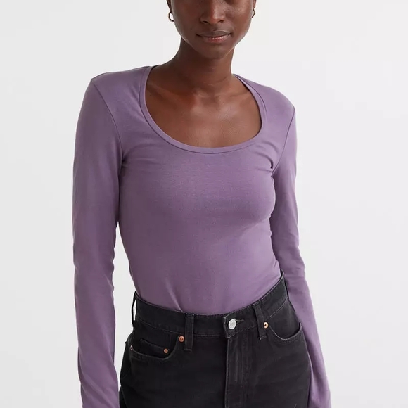 H&M Tops - 💜 H&M Purple Fitted Long Sleeve Bodysuit